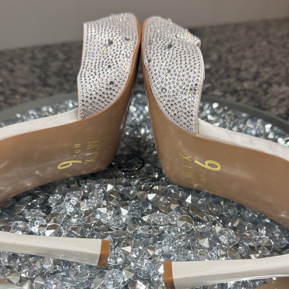 Mix No. 6 Silver and white Rhinestone Heels EUC 11 - Picture 11 of 15